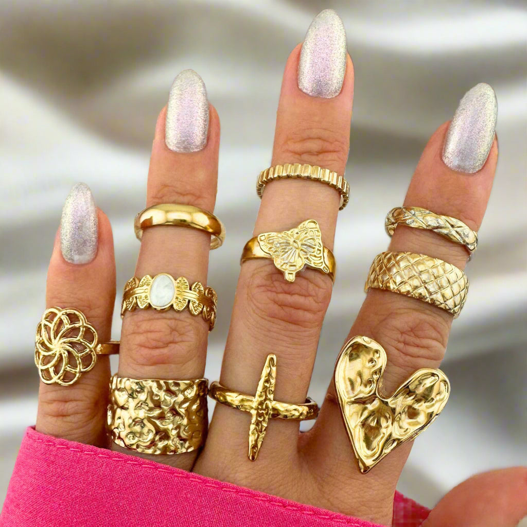 Charming adjustable rings