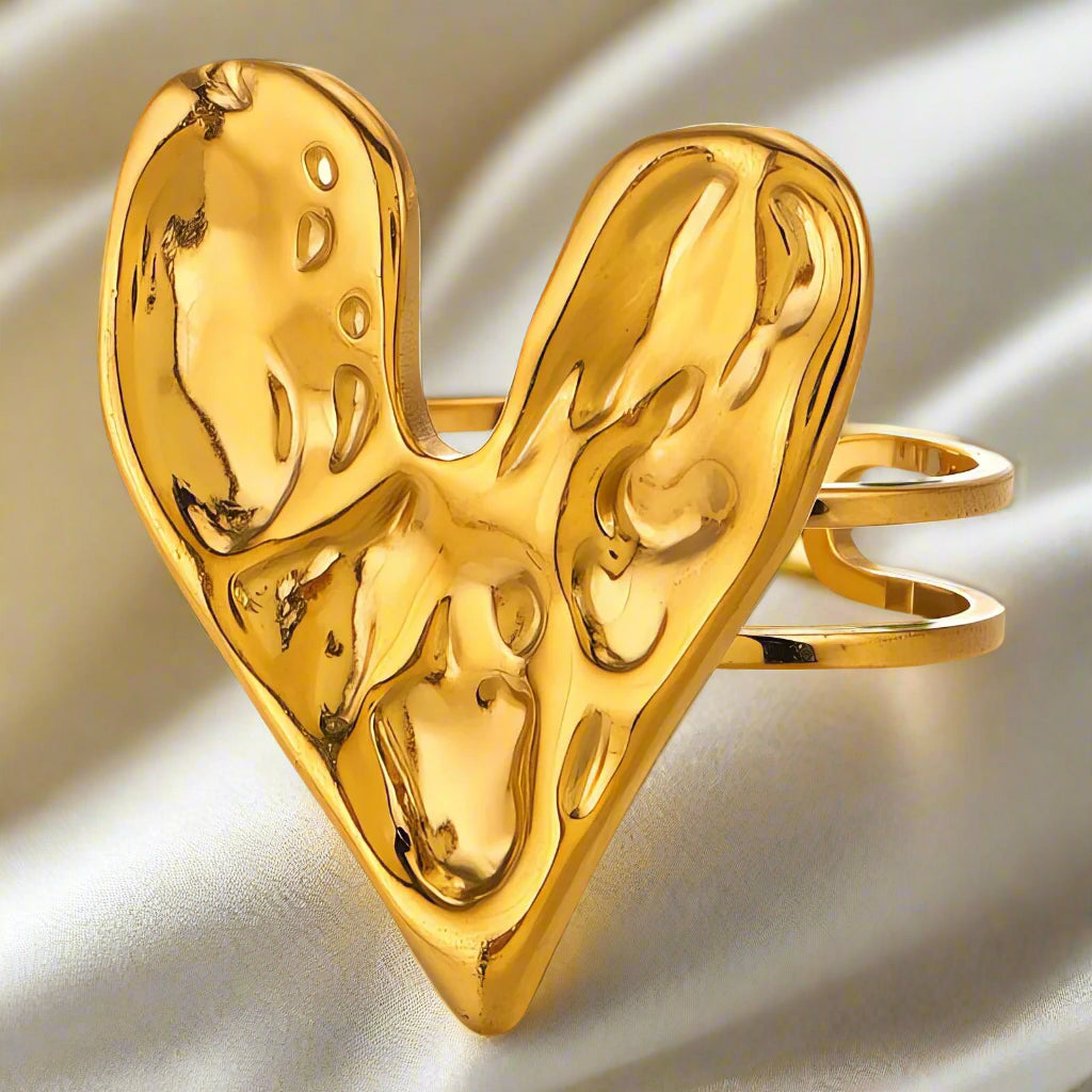 Adjustable gold-plated ring an elegant look