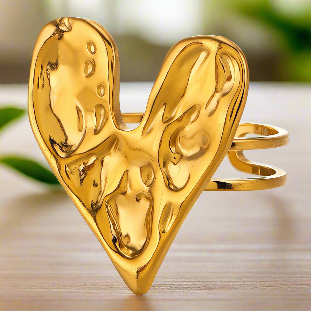 Adjustable gold-plated ring an elegant look